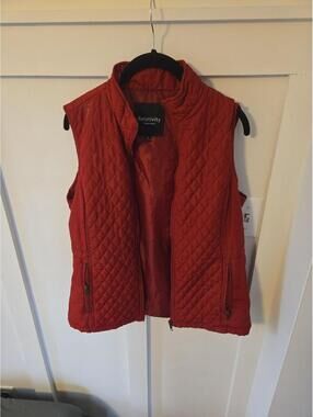 Relativity Red Quilted Puffer Vest with Cinched Back Detail - Size Medium
